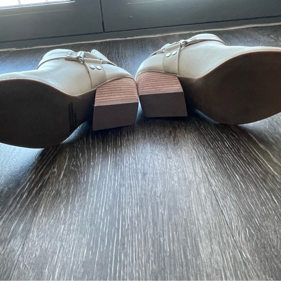 DV Kramer bootie - Picture 2 of 9